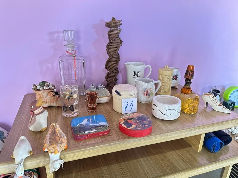 Botella de vino con adornos
