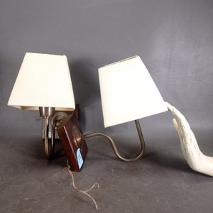 Par de Apliques de Pared en Madera y Bronce con Pantallas - imagen 3