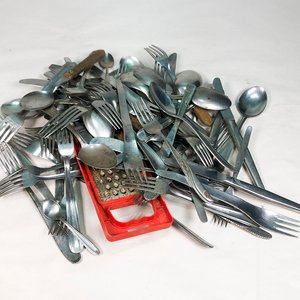 Lote Variado de Cubiertos: Cucharas, Tenedores y Cuchillos - imagen 1