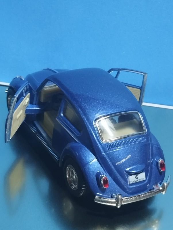 Colección de Auto Vintage en Color Azul - imagen 3