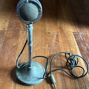 Micrófono antiguo de mesa marca Astatic, modelo D-104 - imagen 4