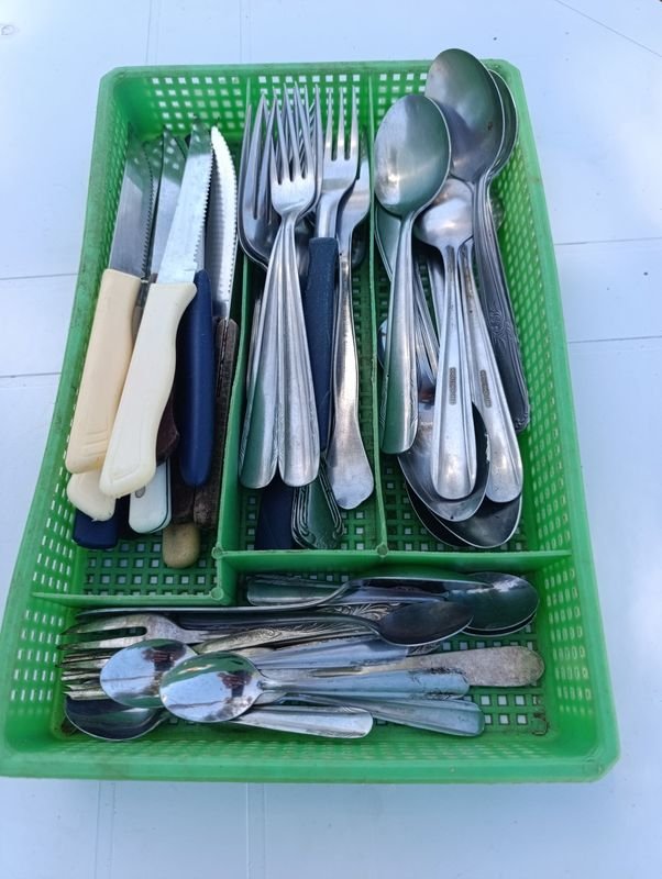 Lote siguiente: Cubiertos de Plata con Bolsa Verde