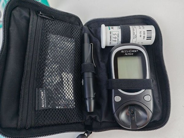 Medidor De Glucosa L250 - Equipo de Medicina - imagen 2