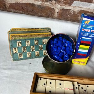 Lote de Juegos de Mesa: Lotería, Dominó, Yenga y Naipes - imagen 2