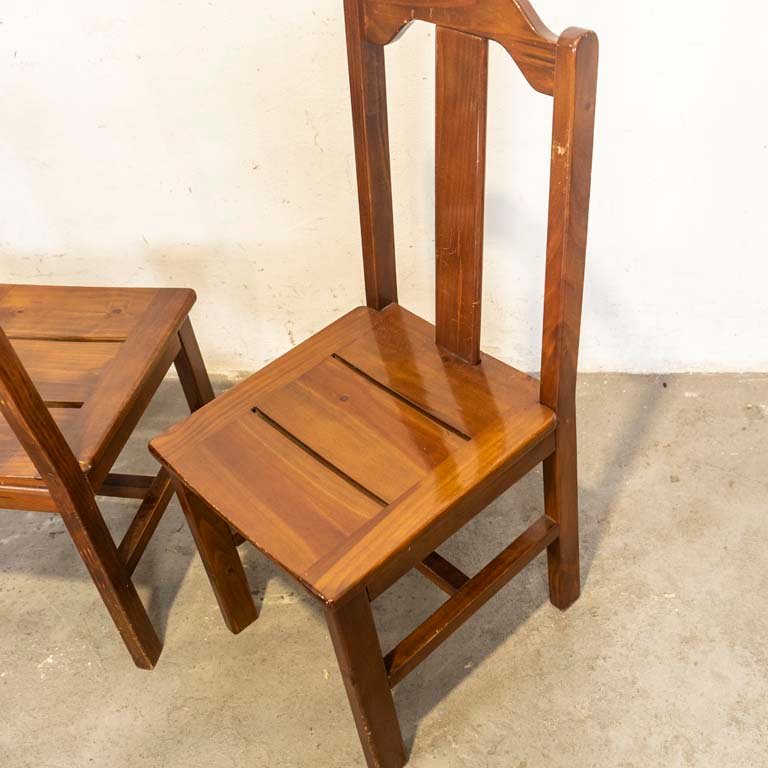 Sillas de madera con detalles en la madera y lustre - imagen 3