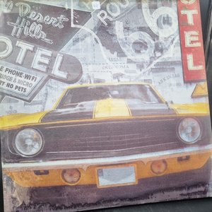 Cuadro Decorativo: Auto Clásico Amarillo Estilo Route 66 - imagen 3