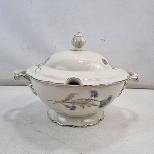 Lote anterior: Importante Sopera Hutschenreuther Selb Bavaria Weimar Porcelana Marfil Decorado Floral y Plata