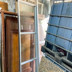 Dos Ventanas Fijas de Aluminio y Vidrio Usadas - imagen 6