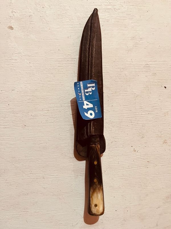 Lote anterior: Cuchillo de Acero Fundido con Vaina