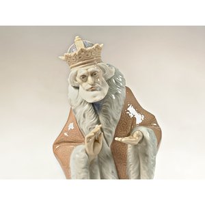 Figura de Rey Lladró en Porcelana, Capa Marrón, 24 cm - imagen 3