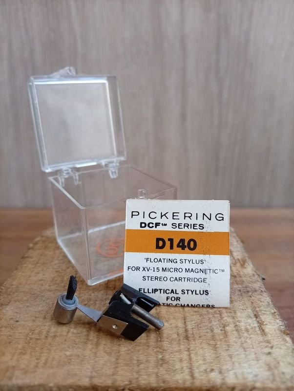Púa Pickering XV-15 D140 para Tocadiscos con Cepillo Dustamatic