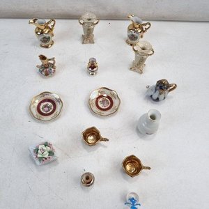 L 449 - Varias Piezas - Atractivo lote de miniaturas decorativas con jarrones, pocillos y tetera, ideales para coleccionistas y maquetas. - imagen 3