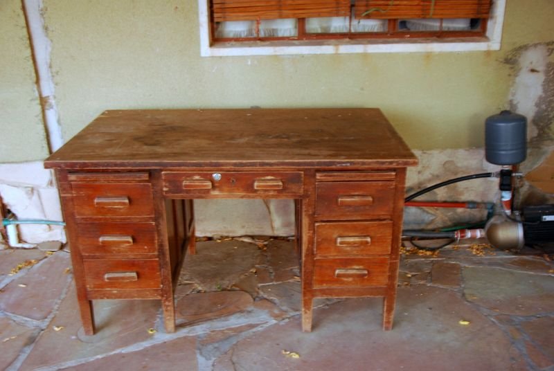 Lote anterior: Escritorio Madera Dura Antiguo con 7 Cajones