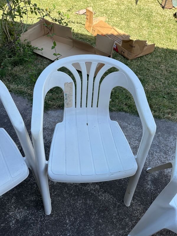 Sillas de plástico para venta en buen estado - imagen 5
