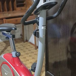Bicicleta Fija Magnética Winner Roja y Gris - Impecable Estado - imagen 7