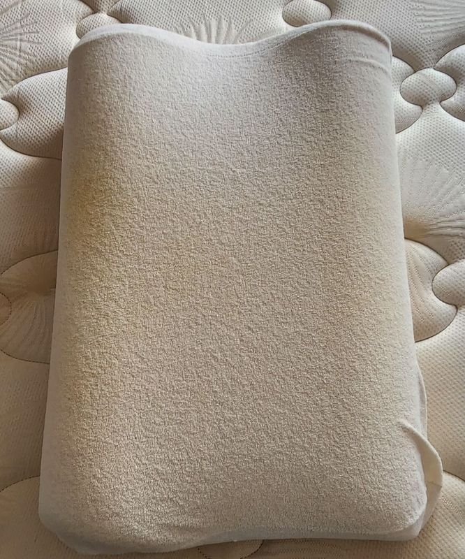 Lote de Dos Almohadas Cervicales Blancas