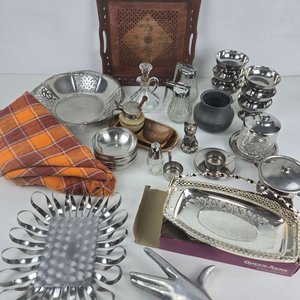 Lote siguiente: Bandejas, Fuentes y Artículos de Bazar en Inoxidable, Vidrio y Madera