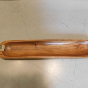 Lote siguiente: Bandeja cóncava de madera para copetín o ensaladas grande de 50 cm de largo aproximadamente