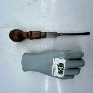 Lote siguiente: Destornillador Antiguo Mathison de Acero y Madera