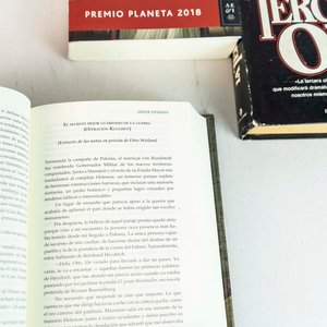 Lote de 3 Libros: La Segunda Guerra Mundial, Yo, Julia y La Tercera Ola - imagen 2