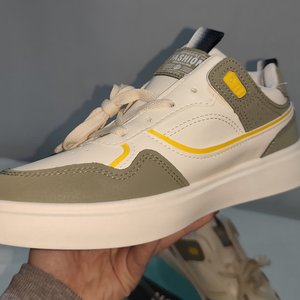 Zapatillas Deportivas Unisex Eco Cuero Náutico Beige y Verde Talle 40 - imagen 3