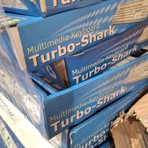 Lote siguiente: Teclado Multimedia Turbo-Shark