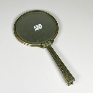 Lote siguiente: Espejo de tocador metal art deco, decorado ninfas
