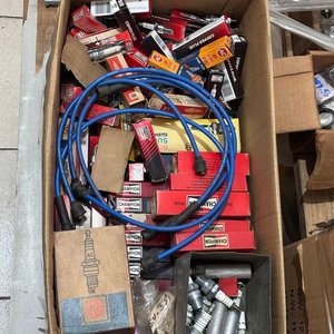 Lote de Bujías y Cables de Encendido Varios - imagen 2