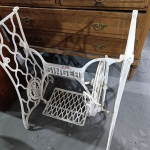 Lote anterior: Pie de Máquina de Coser Singer Antigua