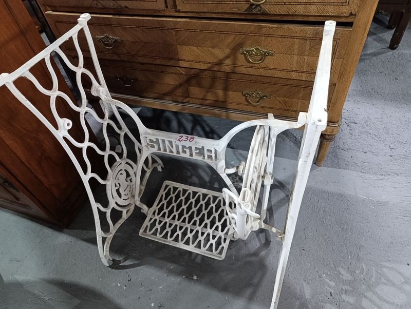 Pie de Máquina de Coser Singer Antigua