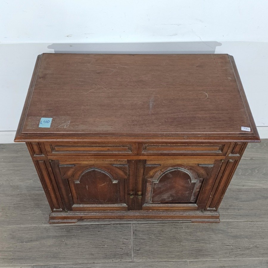 Mueble auxiliar estilo gótico en cedro - imagen 3