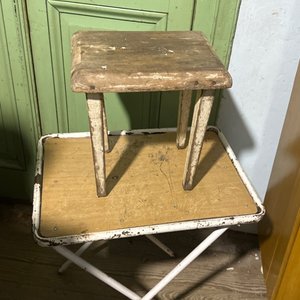 Lote anterior: Mesa Plegable y Banco de Madera y Metal