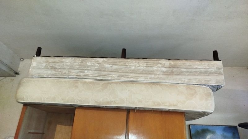 Lote siguiente: Sommier de madera con estructura antigua