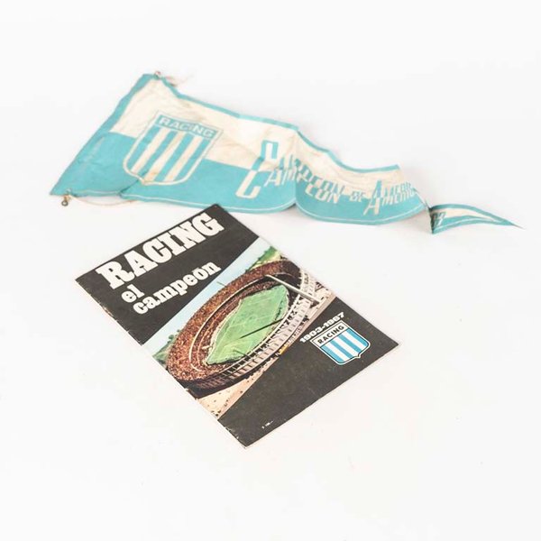 Lote anterior: Revistilla y Banderín de Racing Campeón de América 1967
