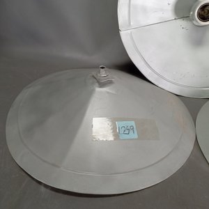 Tres Colgantes de Techo Plateados en Chapa con Portalámparas de Cerámica - imagen 4