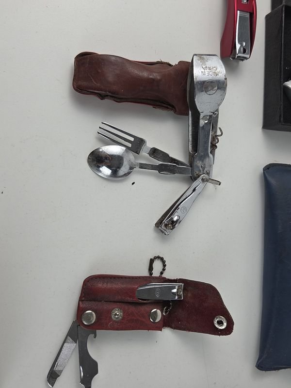 Gran lote de accesorios vintage para radios y encenderos - imagen 6