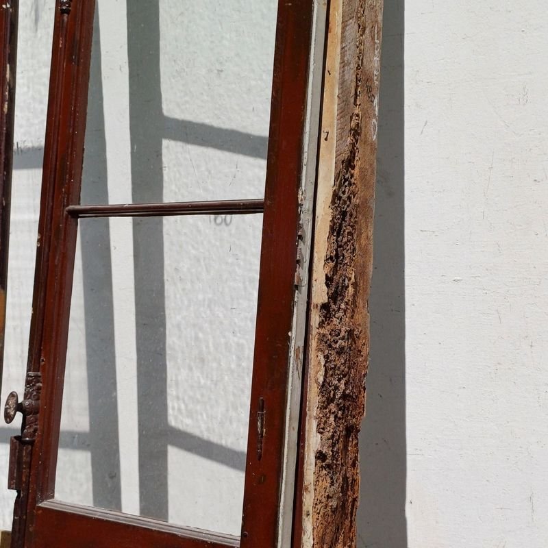 Puerta de cedro con vidrio y marco, excelente condición - imagen 5