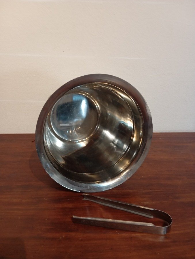 Hielera de gran porte y pinza en metal - imagen 5