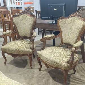 Par de Poltronas Luis XV Estilo Rococó en Madera Tallada y Tapizado Jacquard - imagen 3