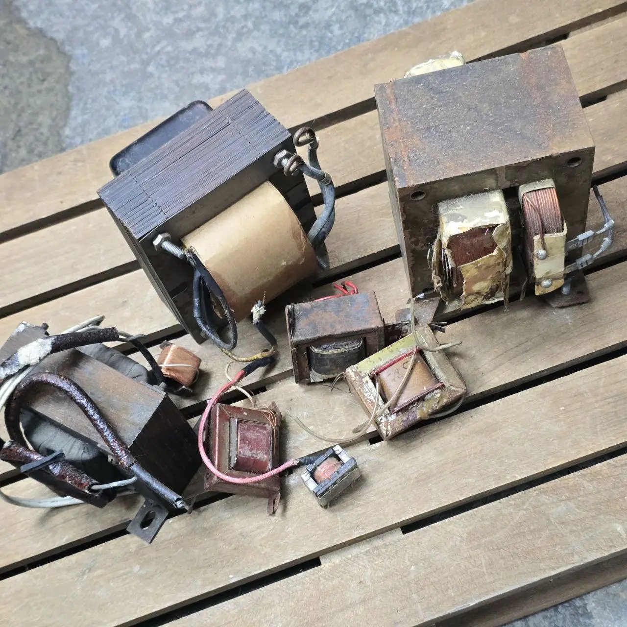 Item lote-49-transformadores-x6 - Image 0