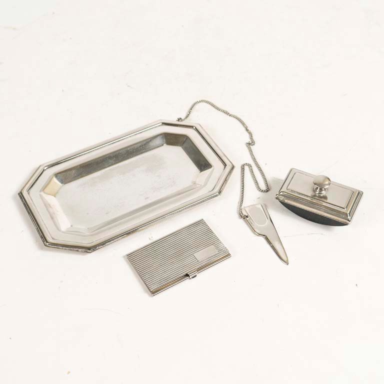 Lote siguiente: Cassetti de metal para escritorio - 4 piezas