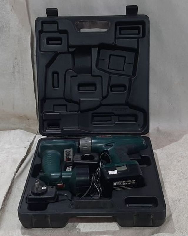 ATORNILLADOR POWER TOOL C/BATERIA AGOTADA - imagen 1