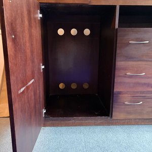 Cómoda Minibar Laqueada con 3 Cajones y Espacio Frigorífico - imagen 4