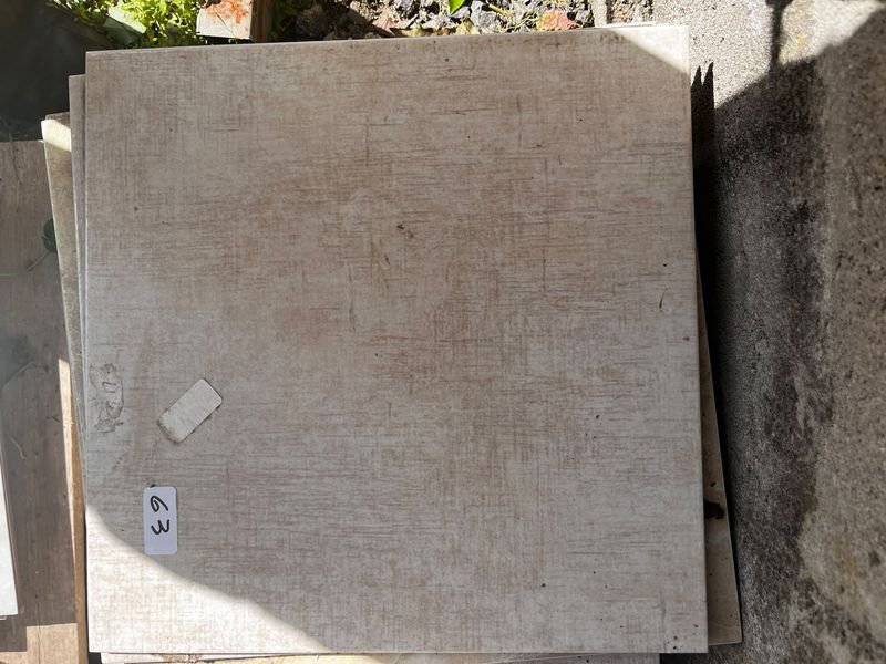 Cerámica Beige con Líneas Blancas 34x34 cm (18 Unidades)