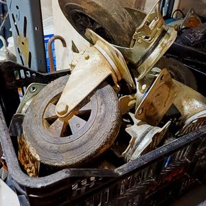Lote de 20 Ruedas Giratorias con Freno para Muebles o Equipos - imagen 2