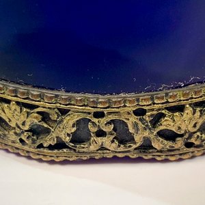 Perfumero Vintage de Cristal Azul con Detalles Dorados y Tapón Facetado - imagen 3