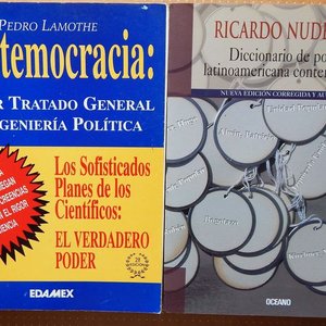Lote siguiente: Dos Libros: Diccionario de Política Latinoamericana Contemporánea y Epistemocracia