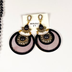 Collar de Cuentas Negras y Par de Aretes Colgantes - imagen 4