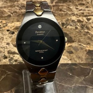 Reloj Armitron Diamond Acero Inoxidable Dorado y Plateado - imagen 1
