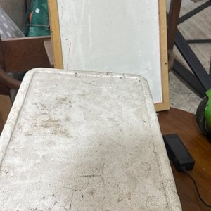 Lote siguiente: Pizarra Blanca con Hielera de Poliestireno